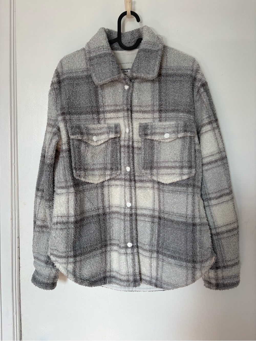 Abercrombie & Fitch Sherpa Plaid Jacket - Gray & White